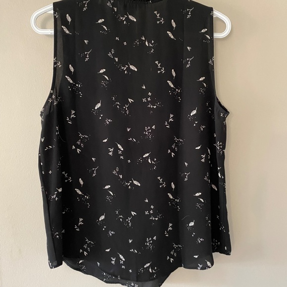 Sleeveless Black Split Neck Blouse Reimans | size: M - Picture 3 of 4